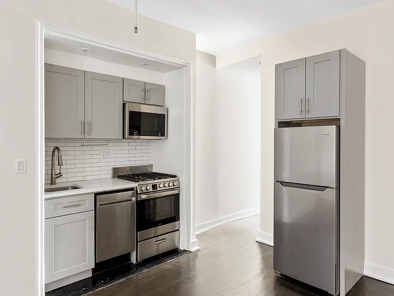 245 W 72nd St #4D — Photo 5