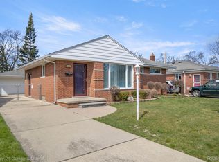 8483 Winston Ln, Dearborn Heights, MI 48127
