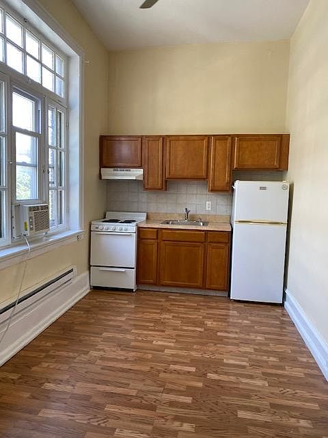 1st image of 911 S 17th St #2C