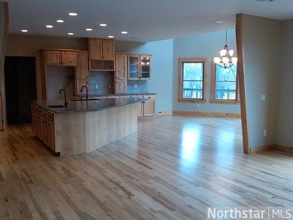 4th image of 750 W 260th St