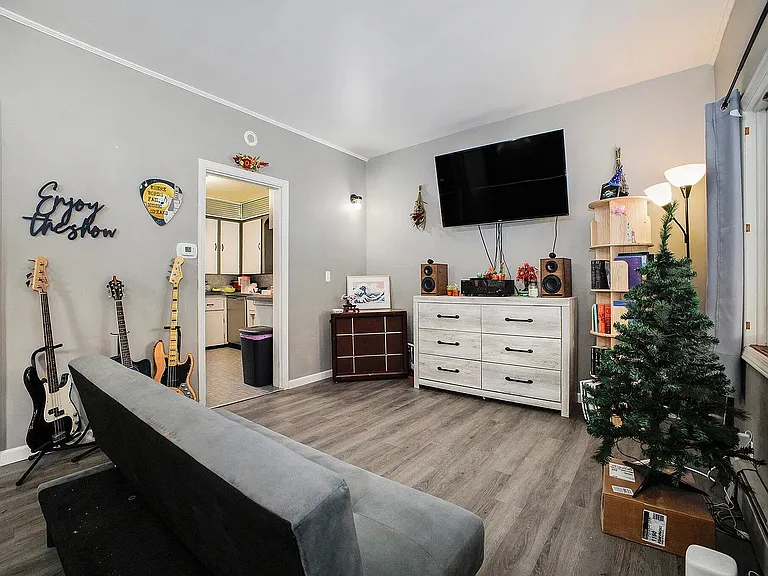 1615 Lyon St NE #1 — Photo 3