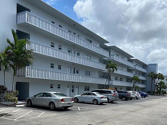 2nd image of 608 NE 2nd St APT 138