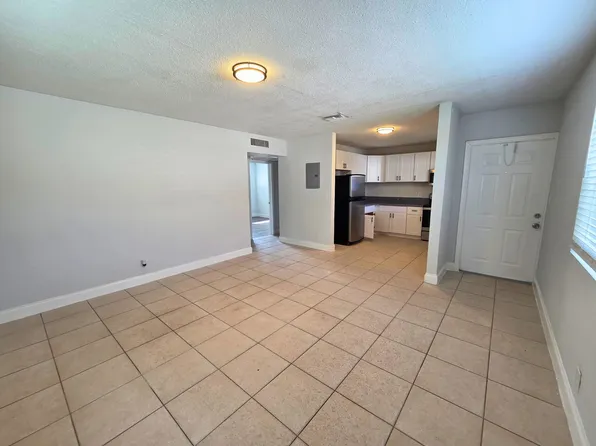 440 NW 40th Ct #4, Fort Lauderdale, FL 33309