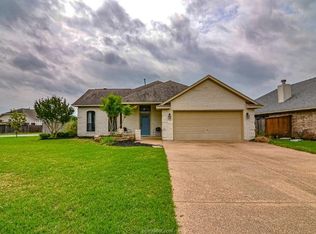 928 Barchetta Dr, College Station, TX 77845