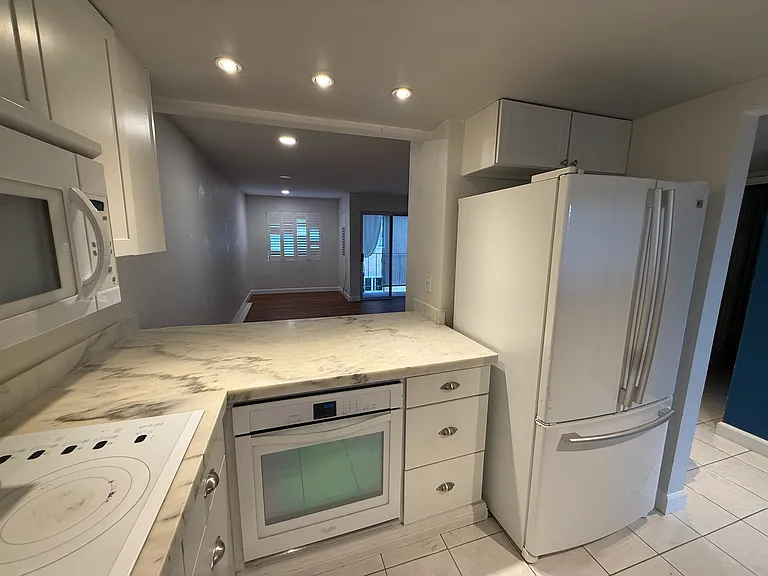 4240 Menlo Ave #12 — Photo 8