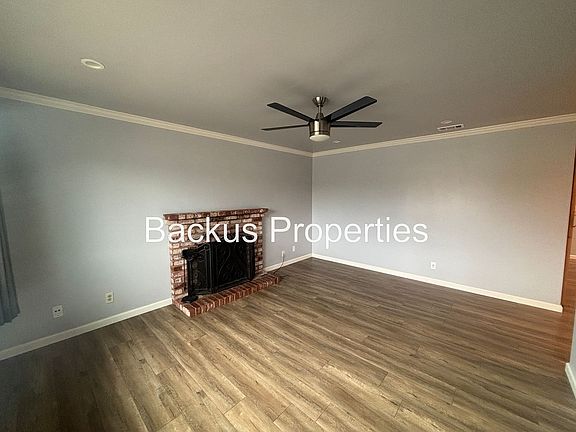3rd image of 407 Fairview Dr
