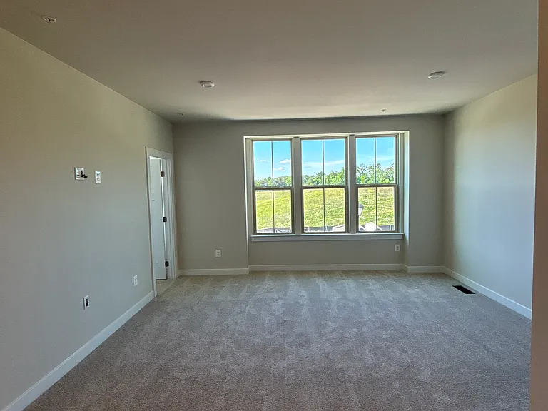 24236 Thurso Sq — Photo 7
