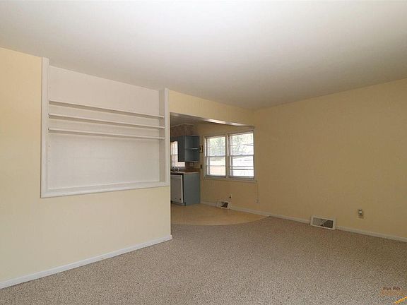 3rd image of 809 4th St