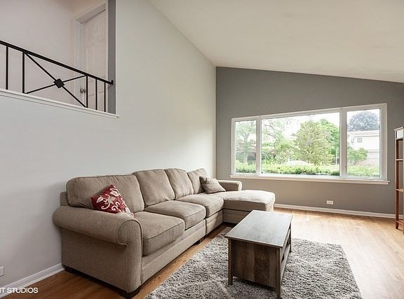 2nd image of 518 Lotus Ln