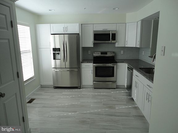 4th image of 18848 Harmony Woods Ln