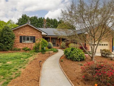 387 Bingham And Parks Rd, Advance, NC, 27006