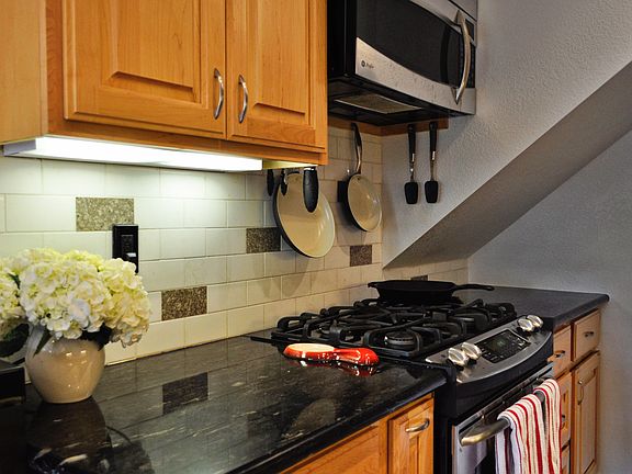3rd image of 1050 Vista Del Pueblo APT 31