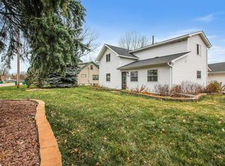 3320 Centerville Rd, Vadnais Heights, MN 55127