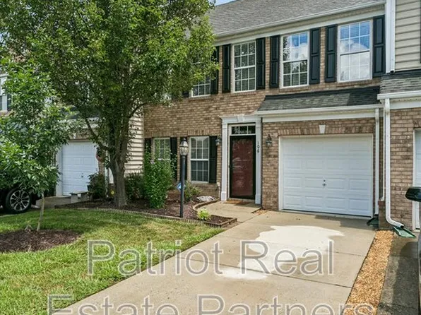 106 Emily Ln, Yorktown, VA 23690