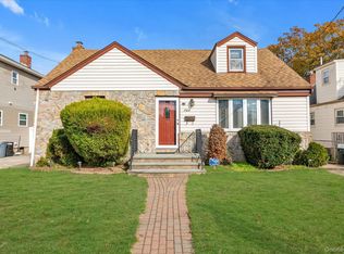 147 Ruxton St, Uniondale, NY 11553
