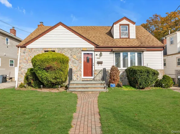 147 Ruxton Street, Uniondale, NY 11553