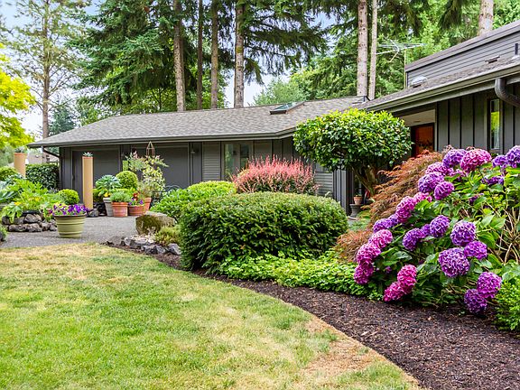 3rd image of 11197 Blue Pond Pl NE