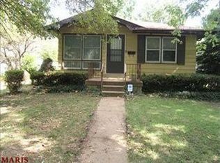 9976 Duke Dr, Saint Louis, MO 63136