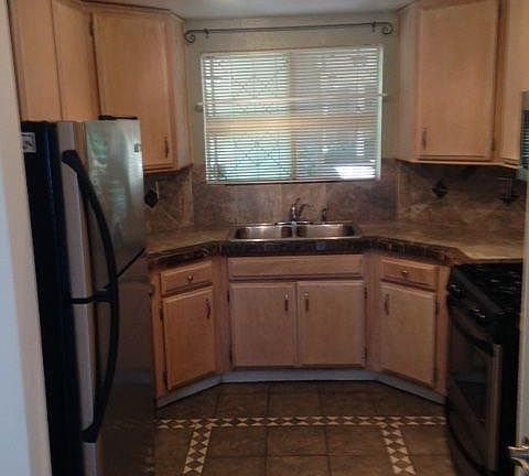 2nd image of 645 Pacific Ave Unit 207