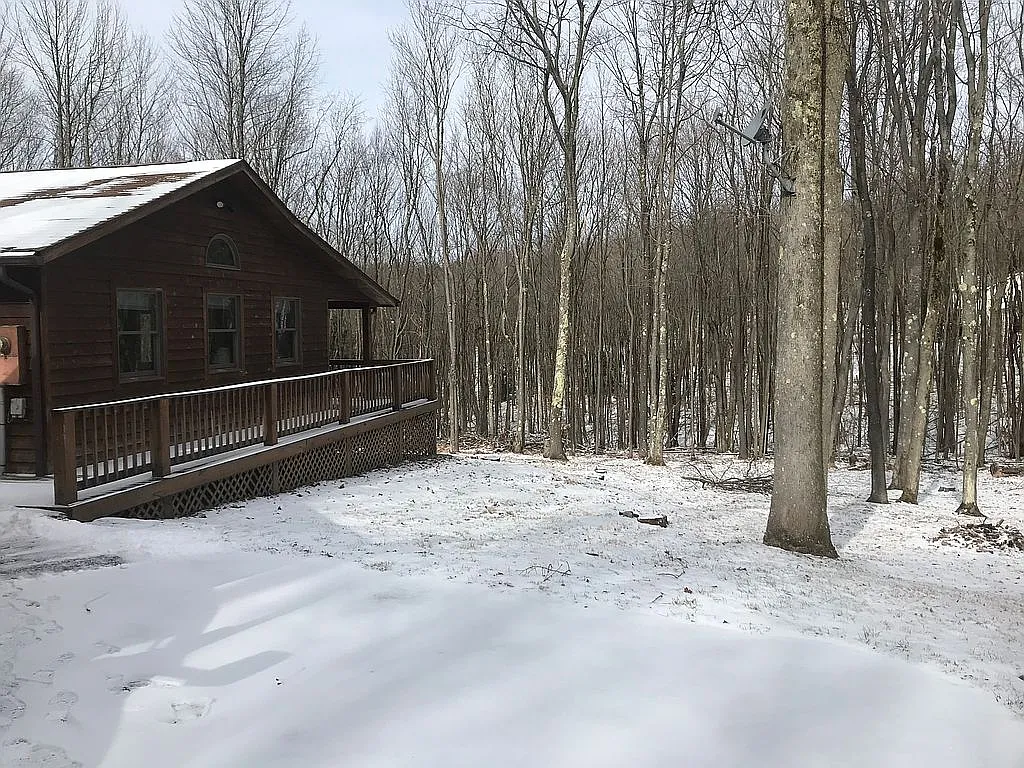 172 Laurelwood Dr photo 1
