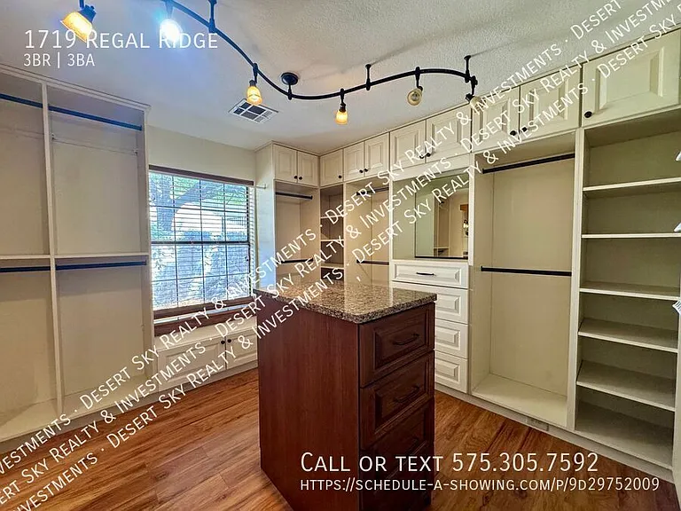 1719 Regal Rdg — Photo 28