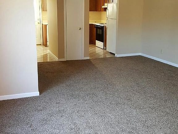 2nd image of 129 Montague Dr #131