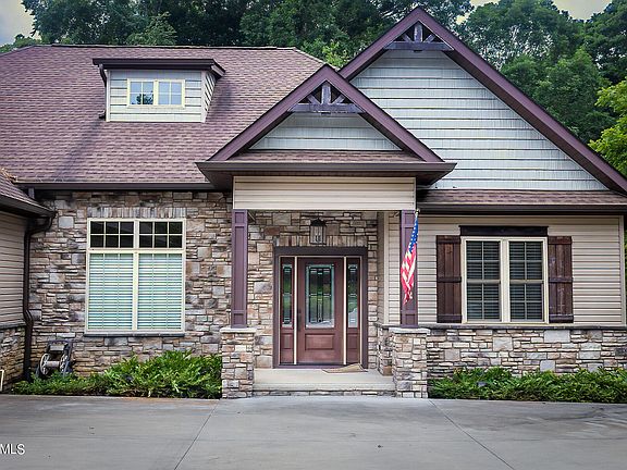 3rd image of 222 Oonoga Way
