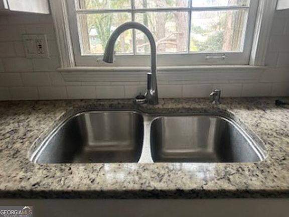 4th image of 6485 Bobolink Ct