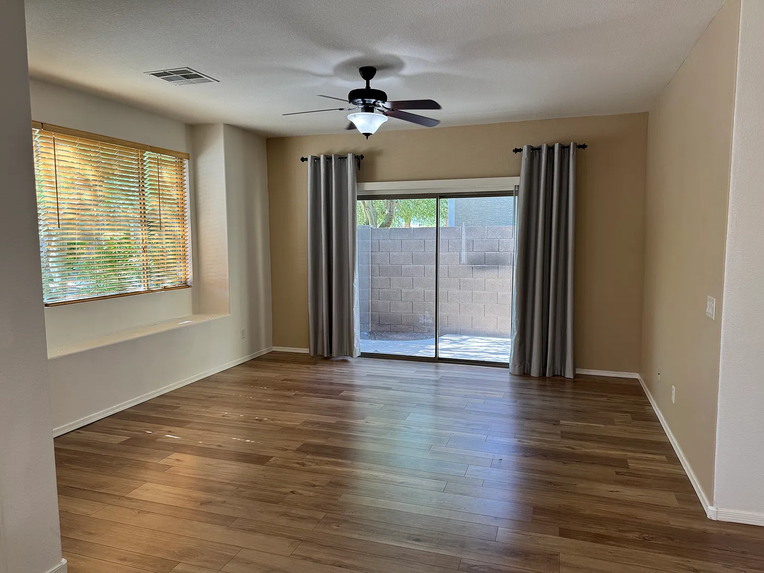 3 bed, 1398 sqft, $2,050 — Photo 4