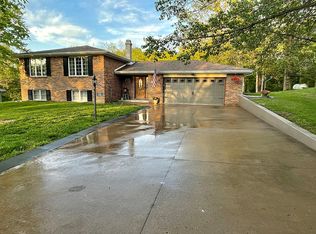 708 Greenbrier Rd, Moberly, MO 65270