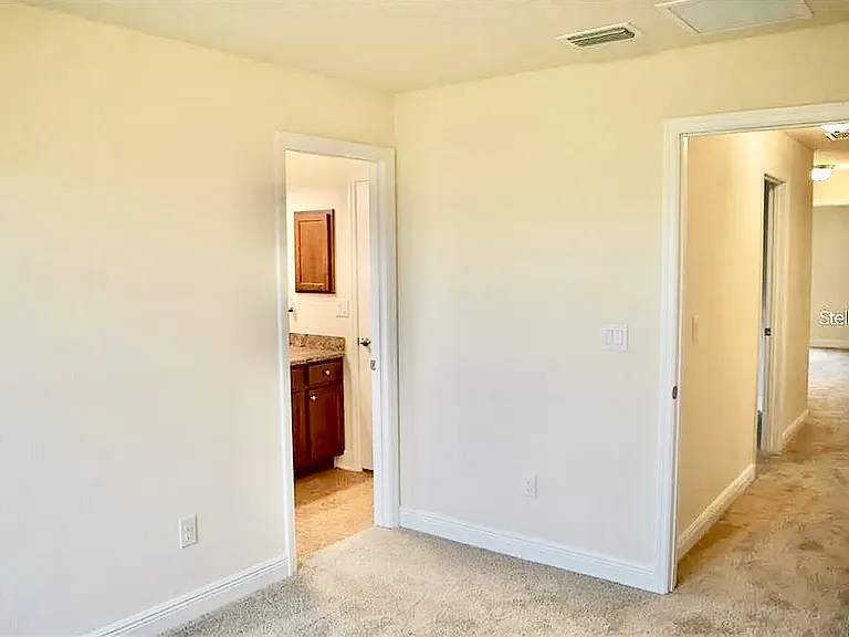 720 Desmoines Dr — Photo 3