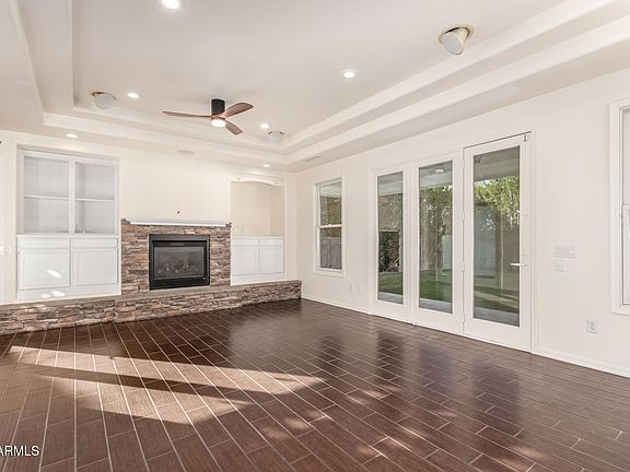 4th image of 2198 E WISTERIA Drive