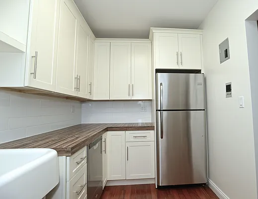 Rented by Space Real Estate | media 22