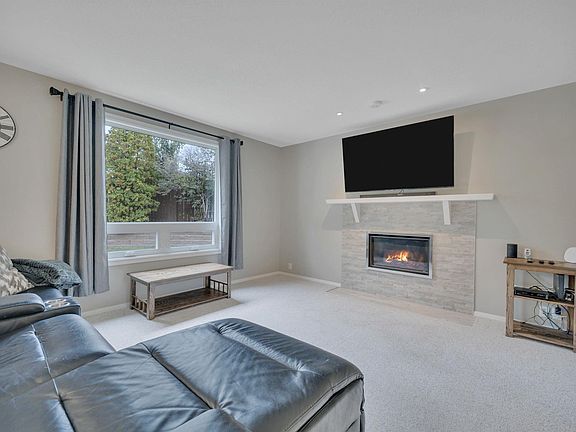 5th image of 4508 32a Ave NW