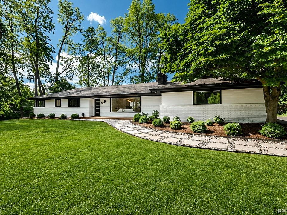 1st image of 2129 Long Lake Shore Dr