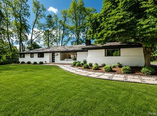 2129 Long Lake Shore Dr, West Bloomfield, MI 48323