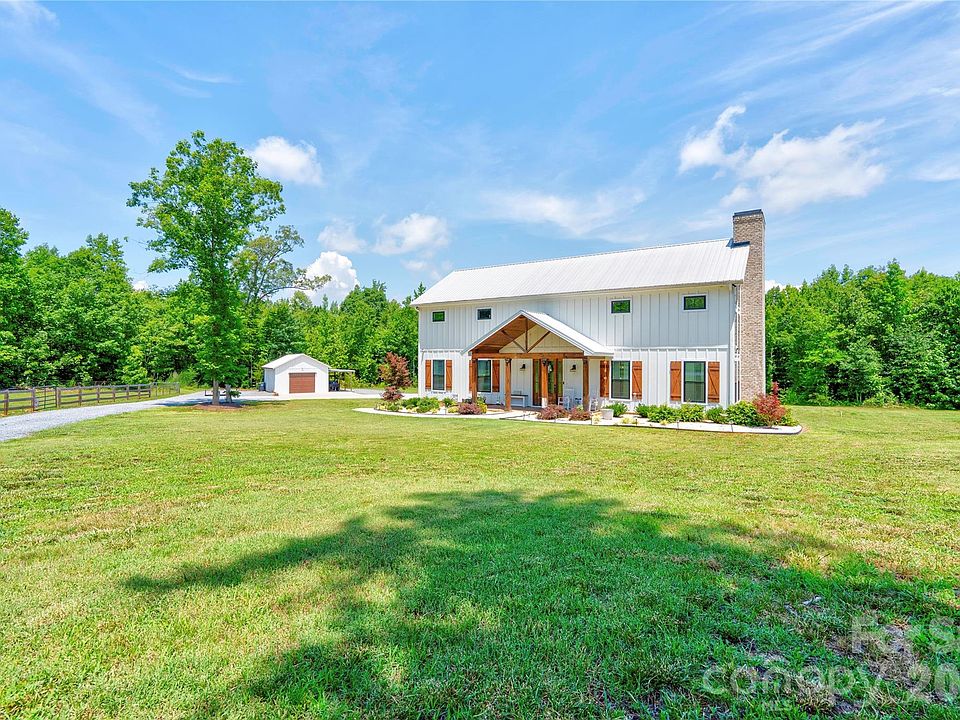 1st image of 400 Bethany Rd