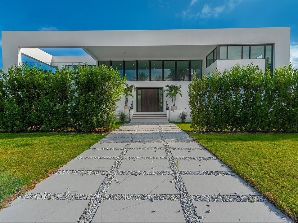 1st image of 70 N Hibiscus Dr