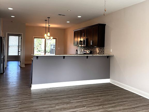4th image of 118 Haven St #A