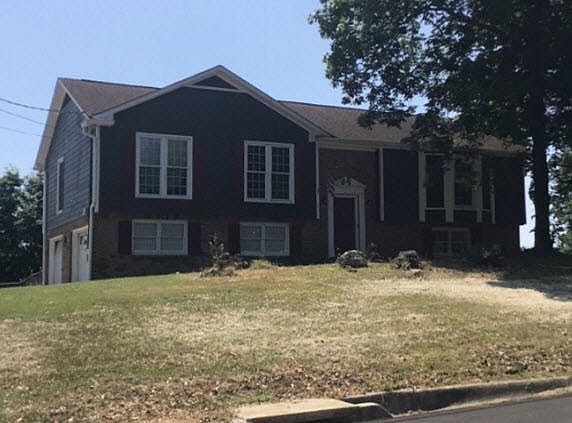 3rd image of 1765 King James Dr