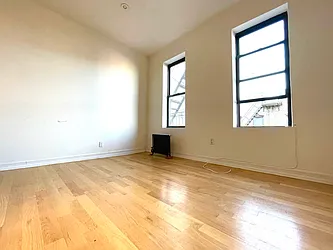 Rented by R New York