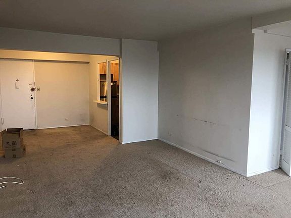 3rd image of 10910 Queens Blvd APT 12G