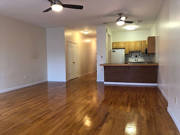 5th image of 733 Saint Nicholas Ave APT 3