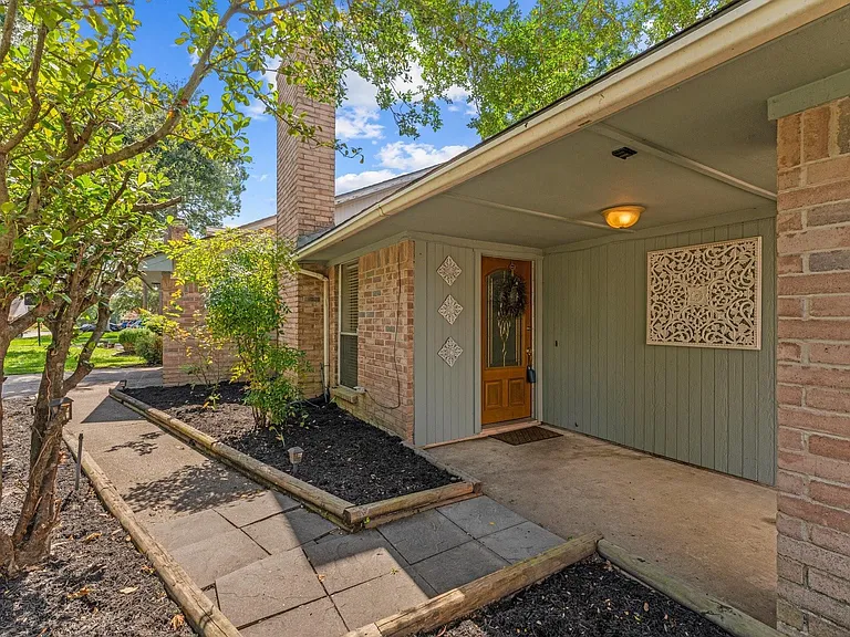 4311 Piney Creek Ln — Photo 3