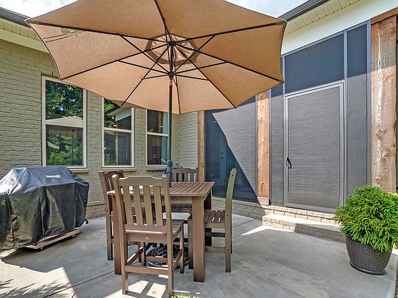 5th image of 4171 Old Light Cir