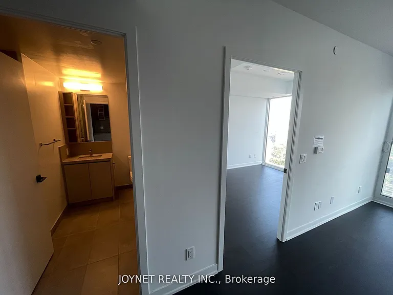 319 Jarvis St #2216 — Photo 4
