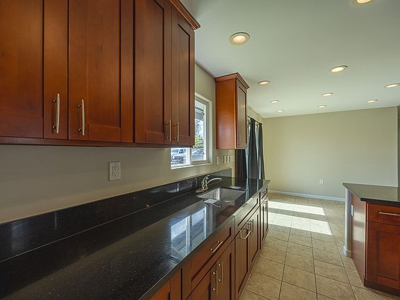 2nd image of 16-2042 Sandalwood Dr