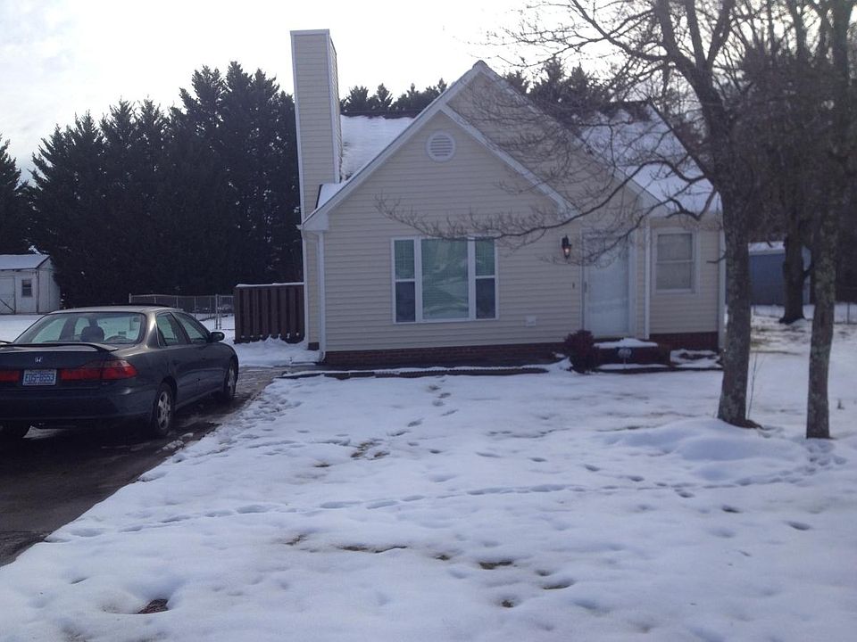1st image of 409 Willow Ct