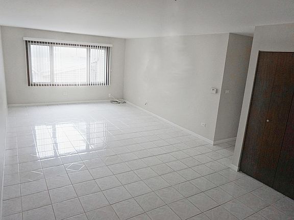 4th image of 1525 E Thacker St #2A1