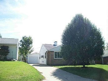 2nd image of 826 Williams St